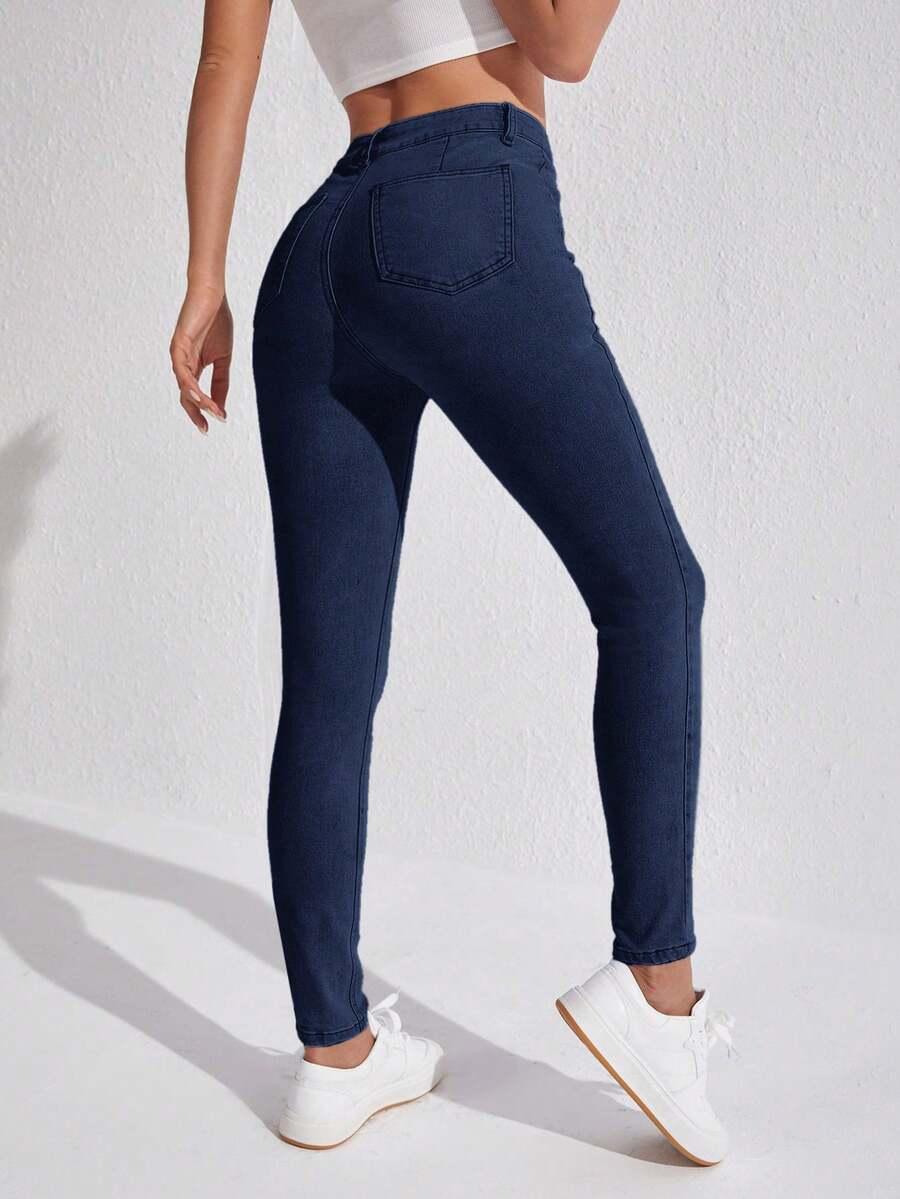 granatowe spodnie jeans 