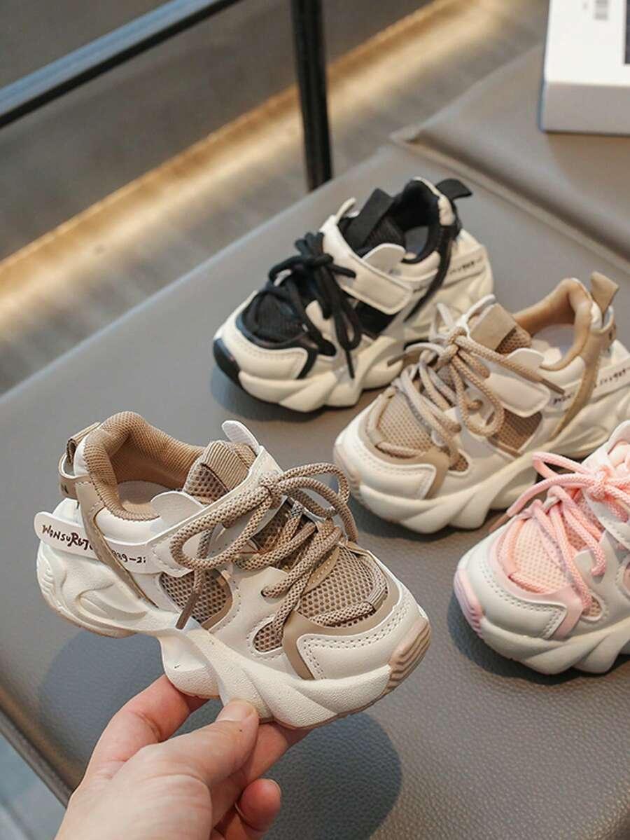 beżowe buty sportowe