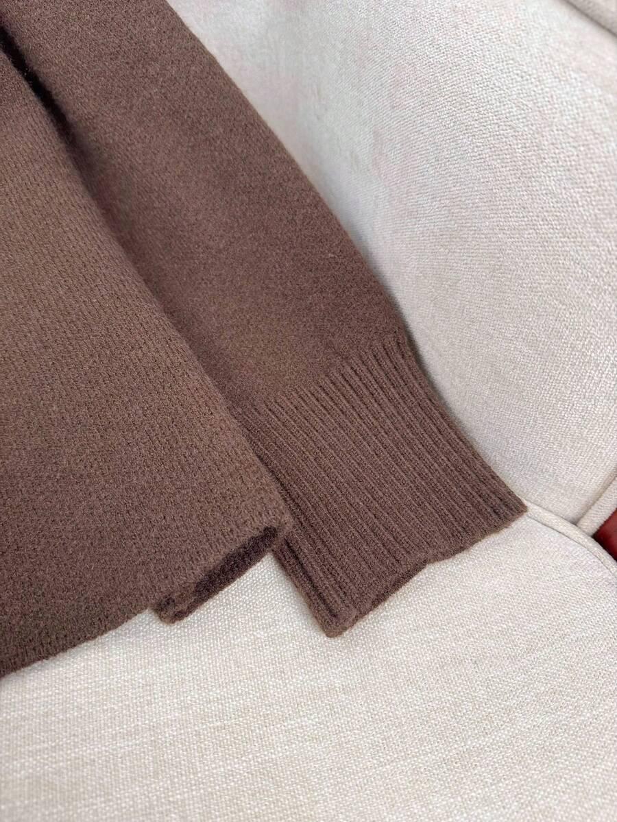 BRĄZOWY SWETER STÓJKA