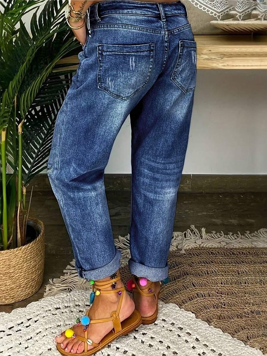 niebieskie spodnie jeans