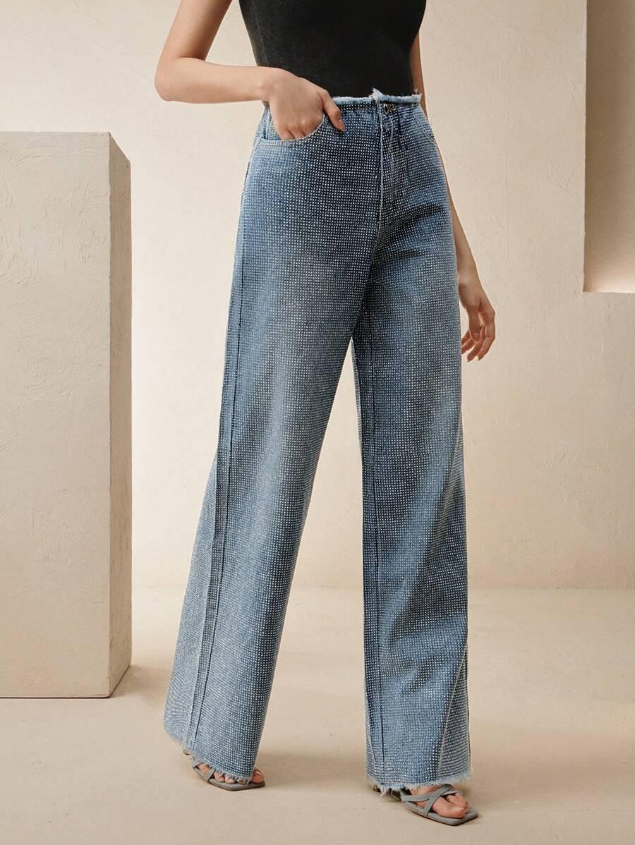 niebieskie spodnie jeans zdobienie