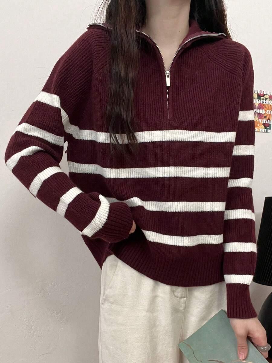 CZERWONY SWETER PASKI