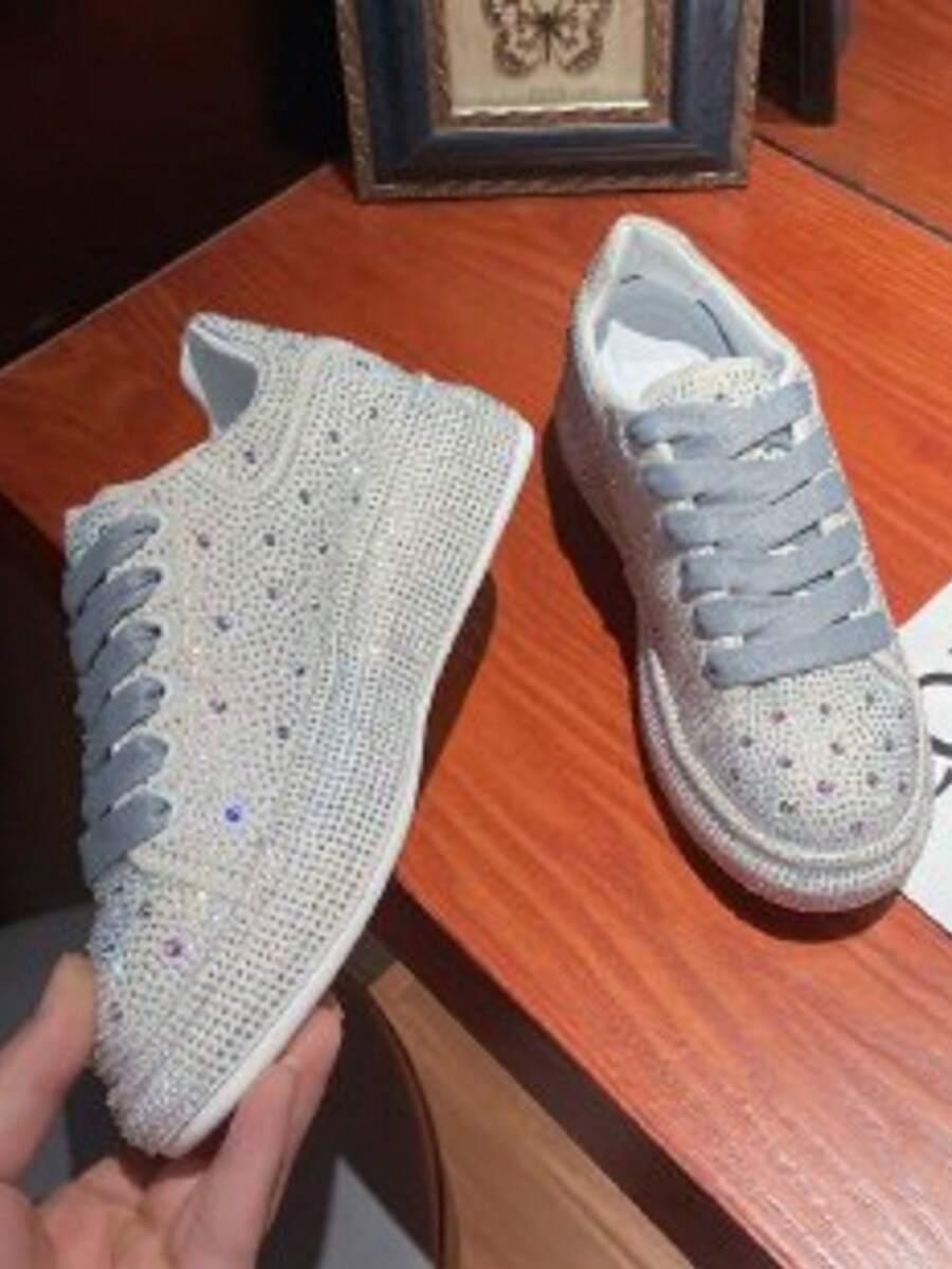 buty sportowe zdobienie