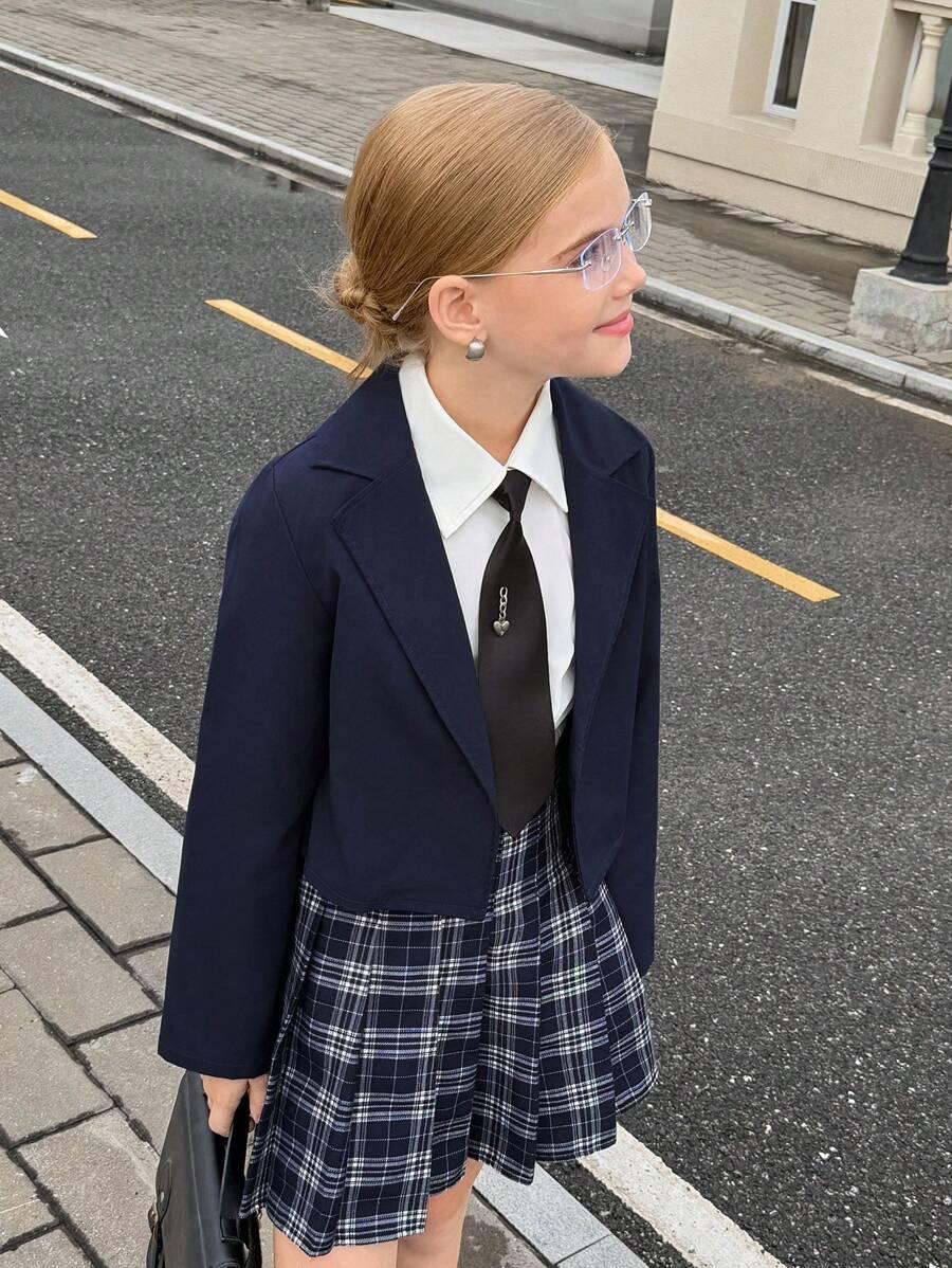granatowa marynarka guzik