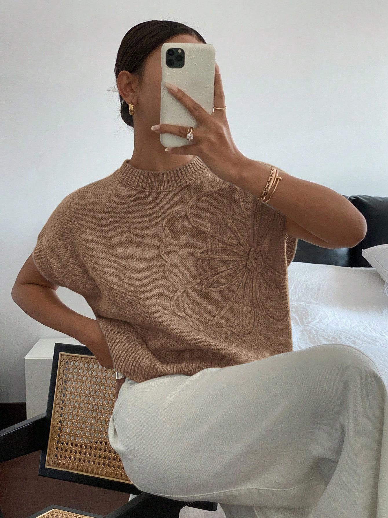 brązowy sweter wzór