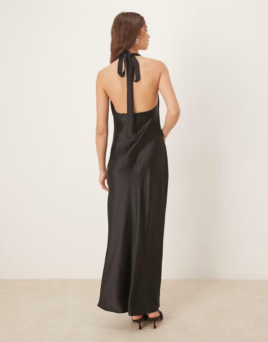 CZARNA SATYNOWA SUKIENKA V-NECK