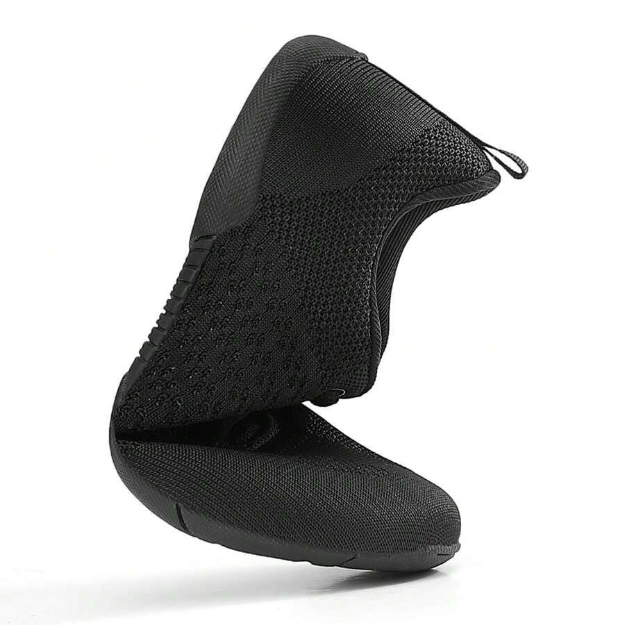 czarne buty sportowe