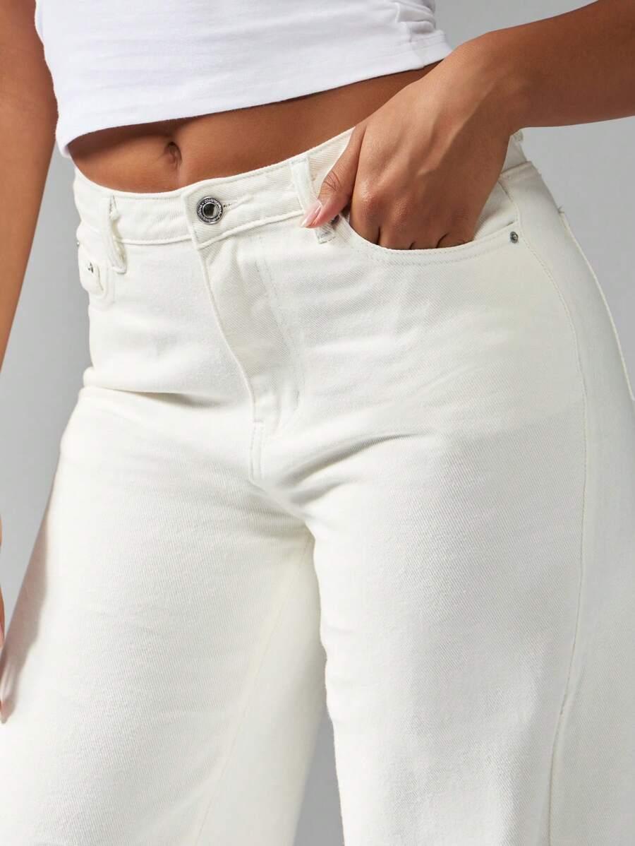 białe spodnie jeans 