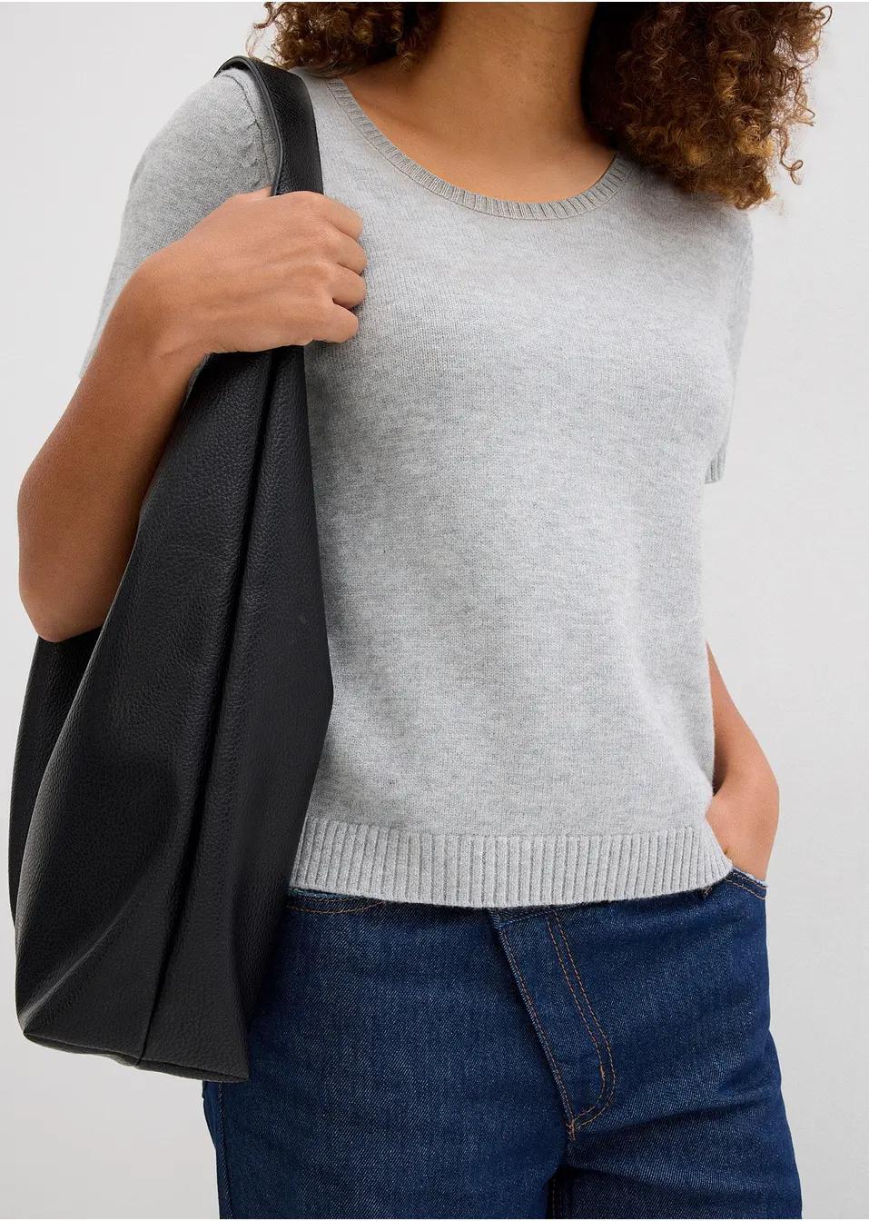 SWETER Z KRÓTKIM RĘKAWEM