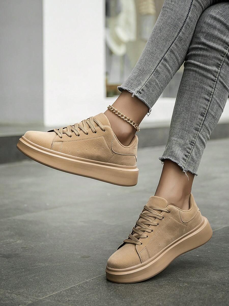 beżowe buty sportowe