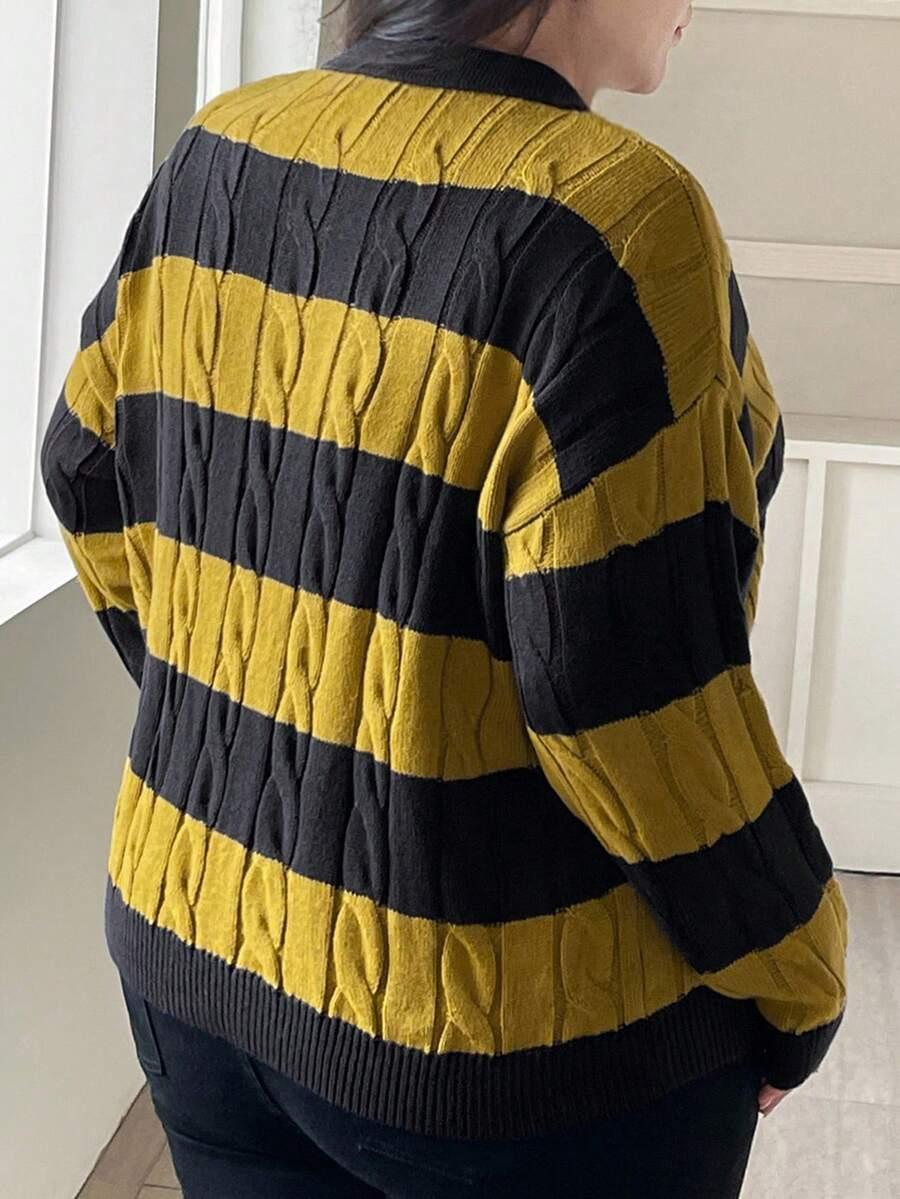 SWETER W PASKI Z KOŁNIERZYKIEM