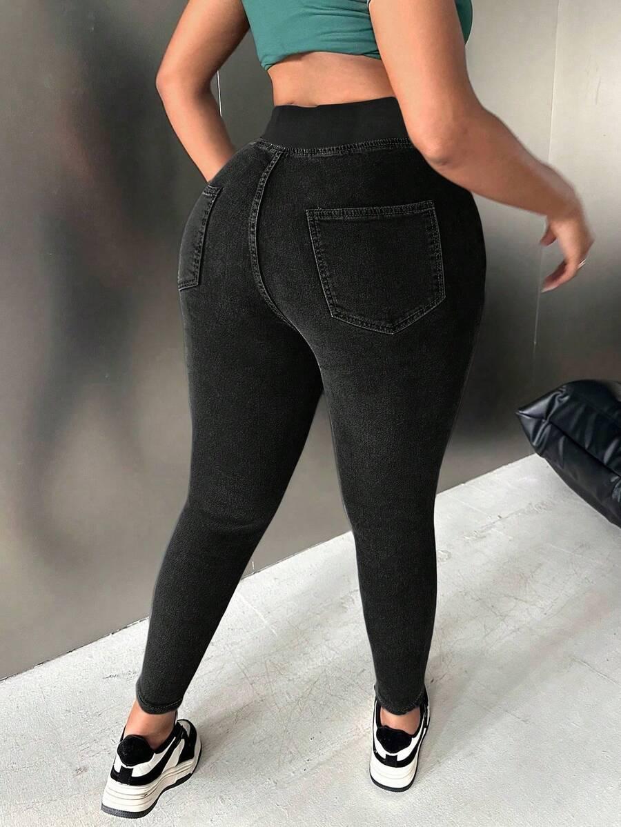 czarne spodnie jeans 