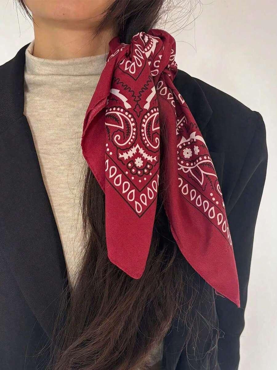 czerwona chusta na głowę