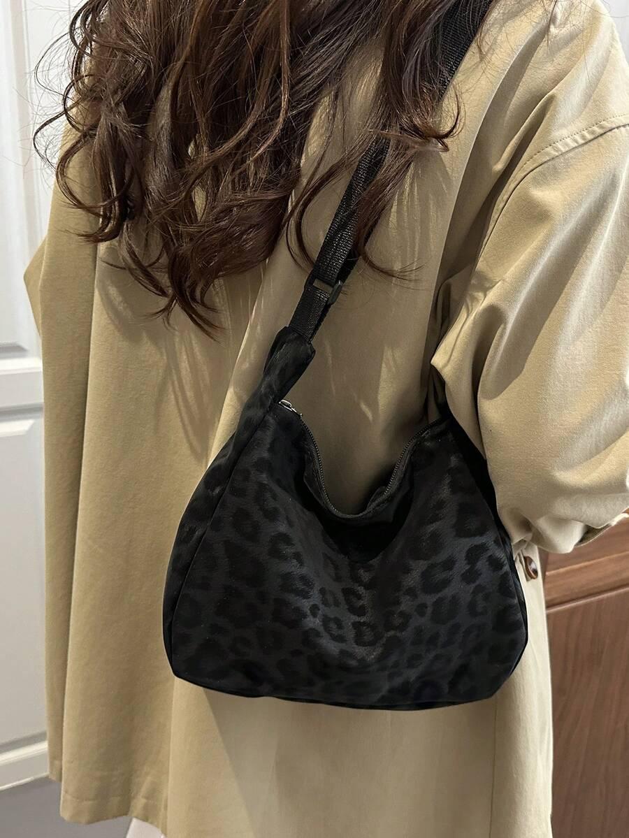 czarna torebka animal print