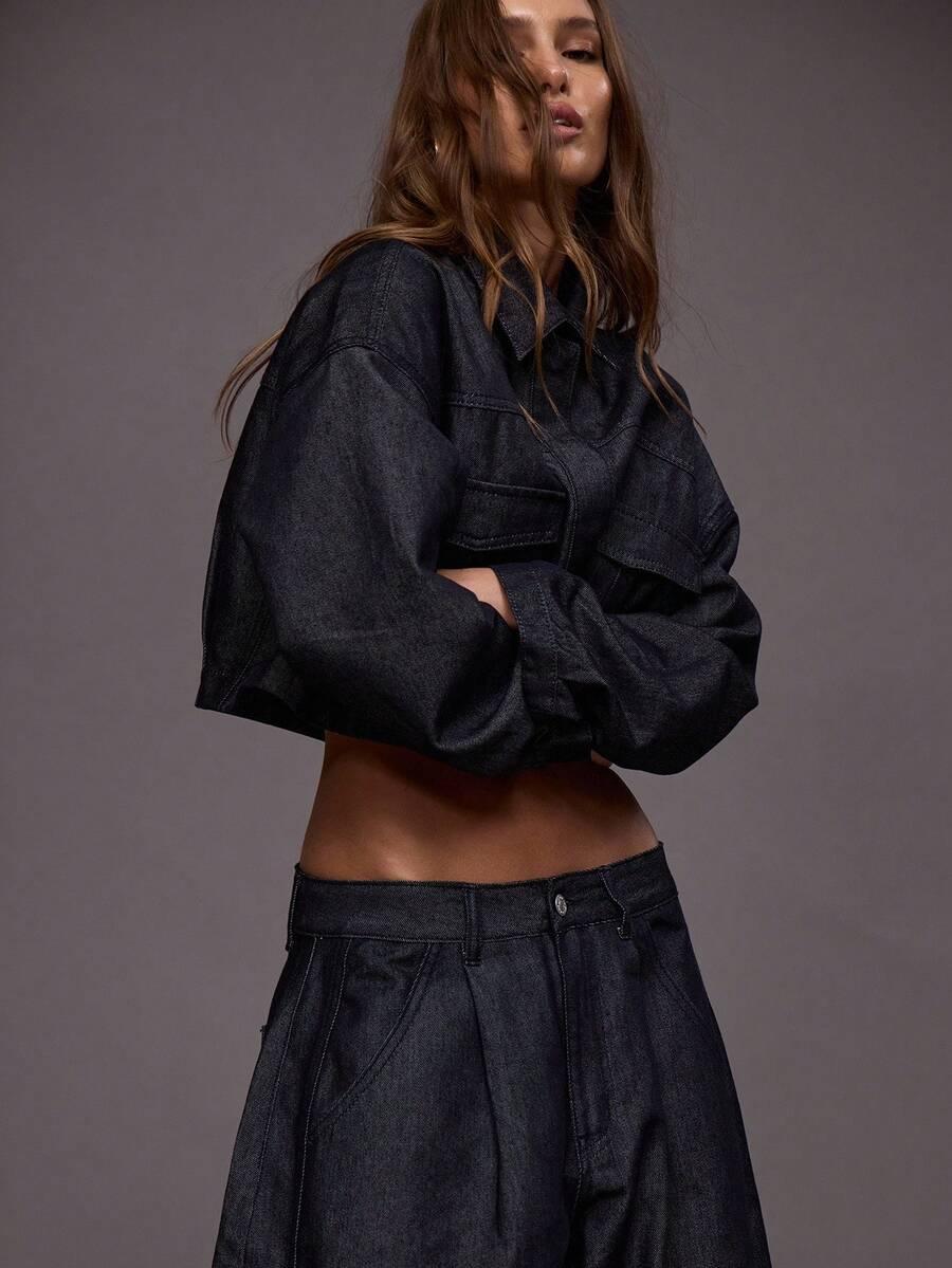 granatowa kurtka jeans