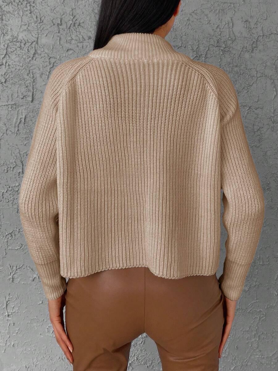 beżowy sweter kołnierzyk 