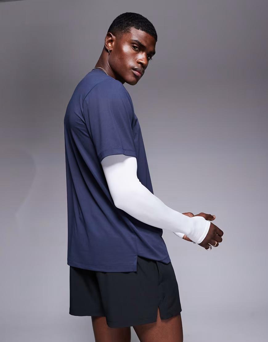 GRANATOWY T-SHIRT SPORTOWY