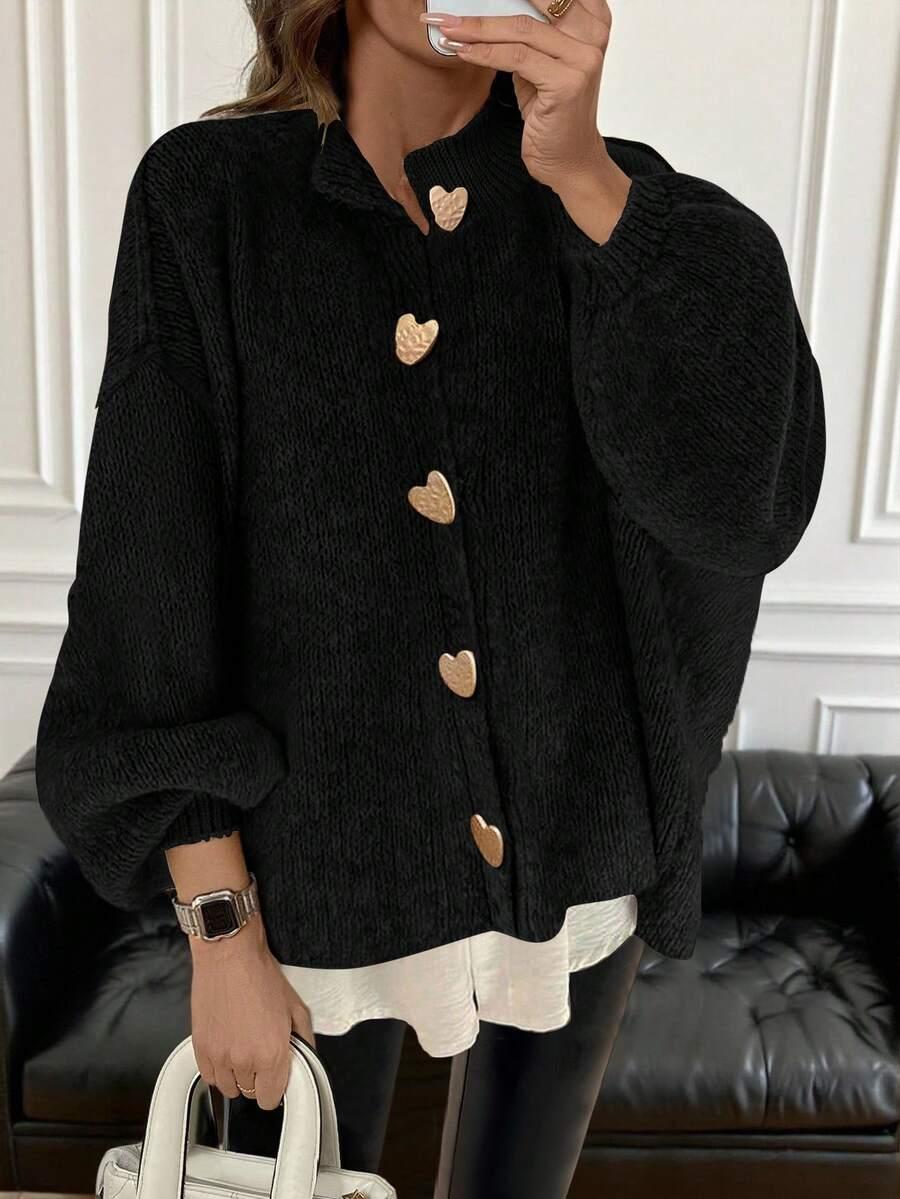 czarny sweter guziki