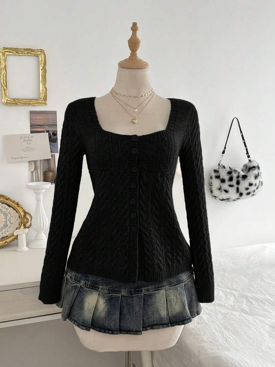 CZARNY SWETER GUZIKI