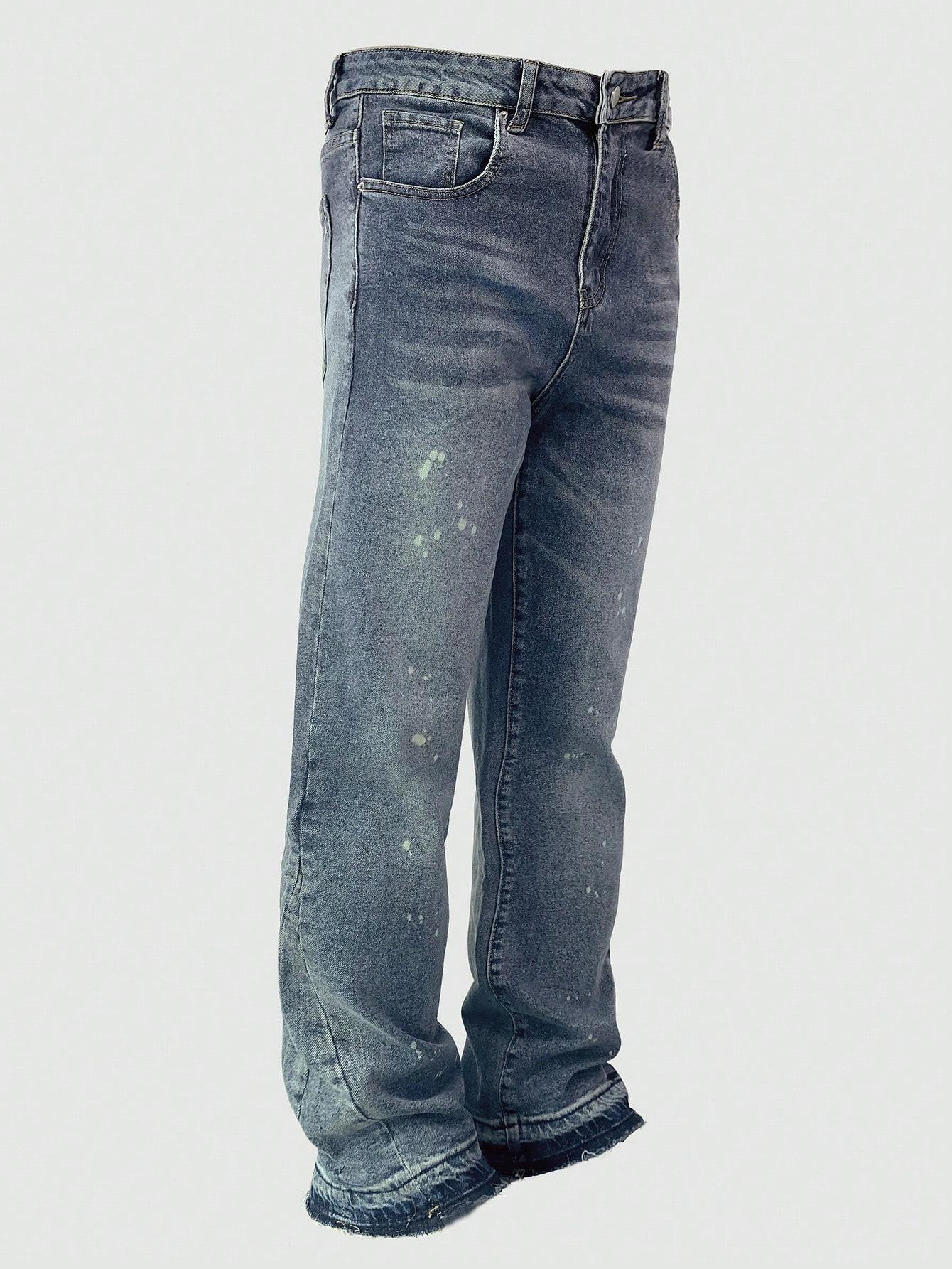 niebieskie spodnie jeans