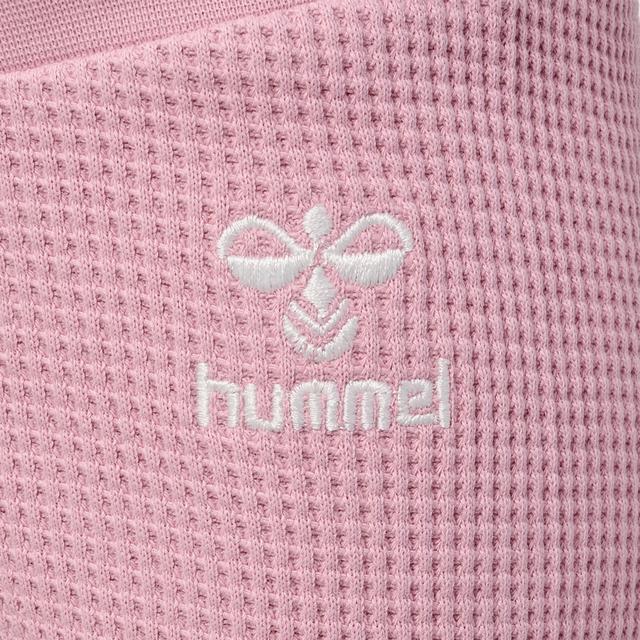 różowe spodnie dresowe wiązanie tekstura logo haft