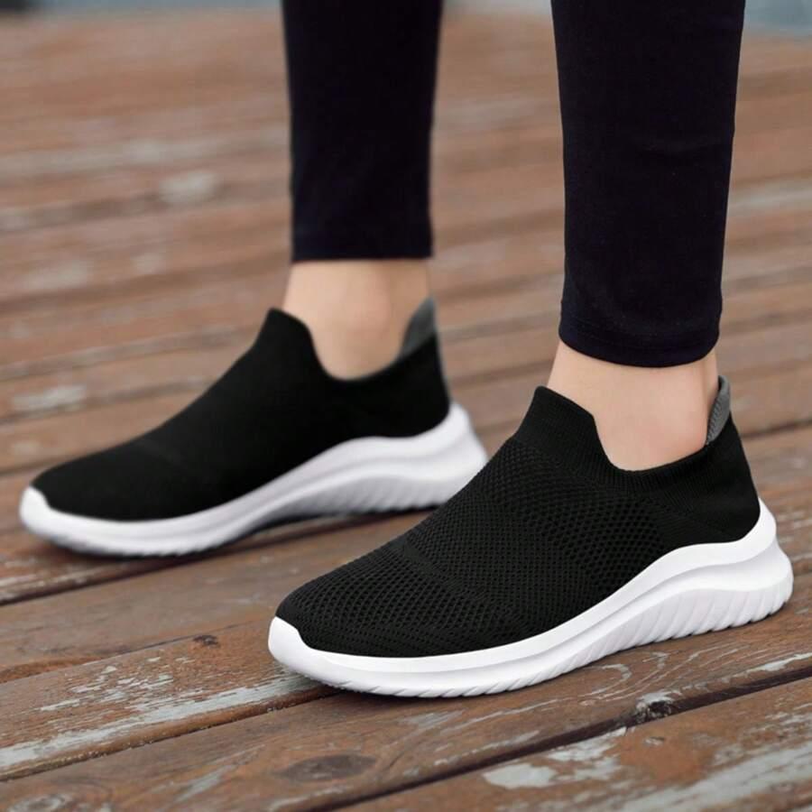 czarne buty sportowe