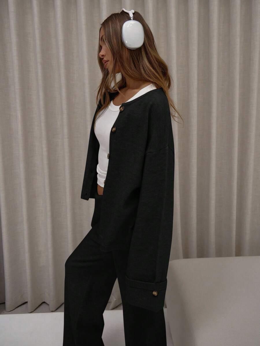 CZARNY ZAPINANY SWETER