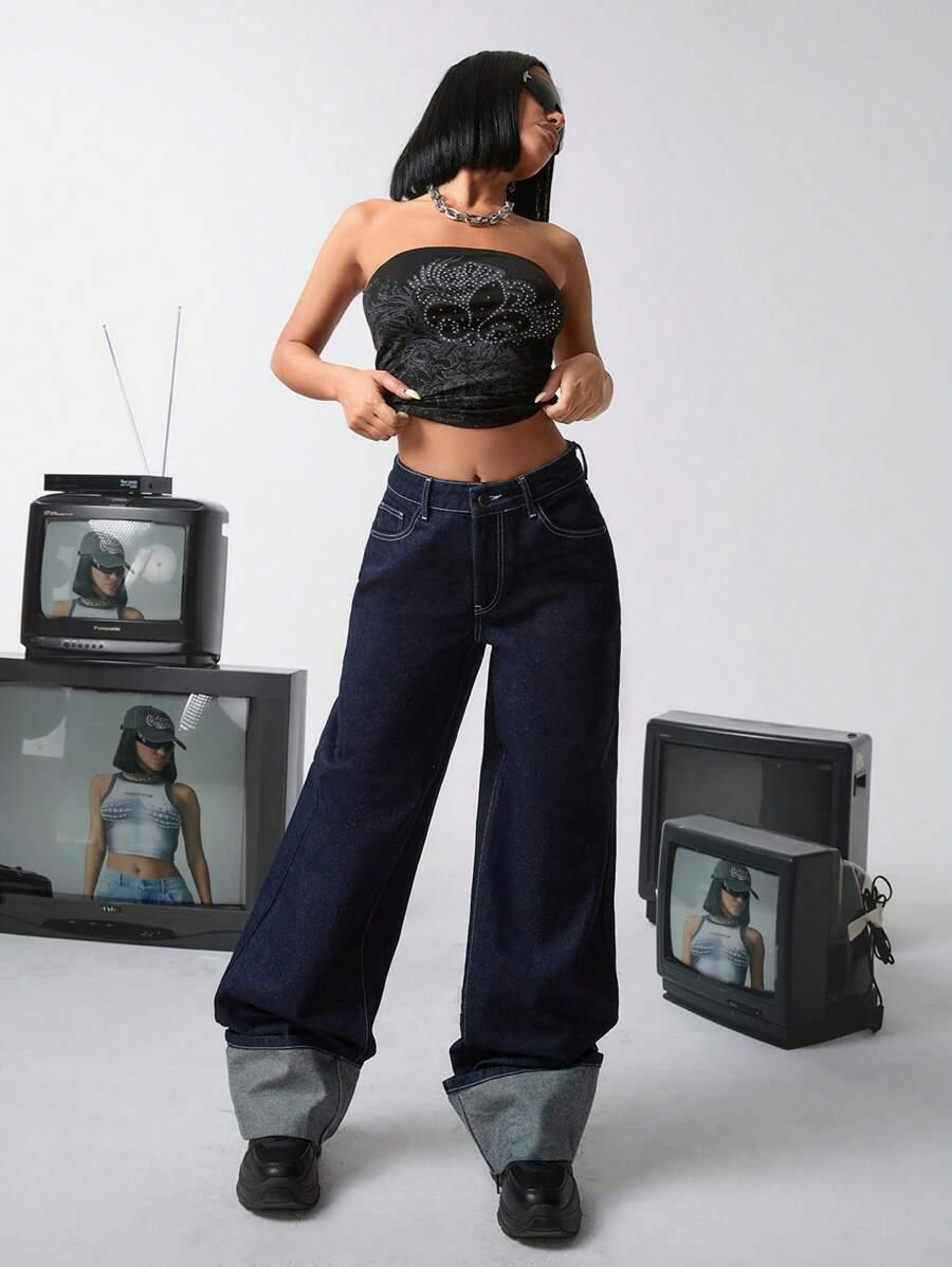 granatowe spodnie jeans