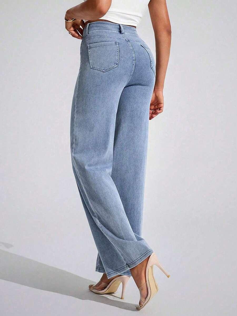 niebieskie spodnie jeans