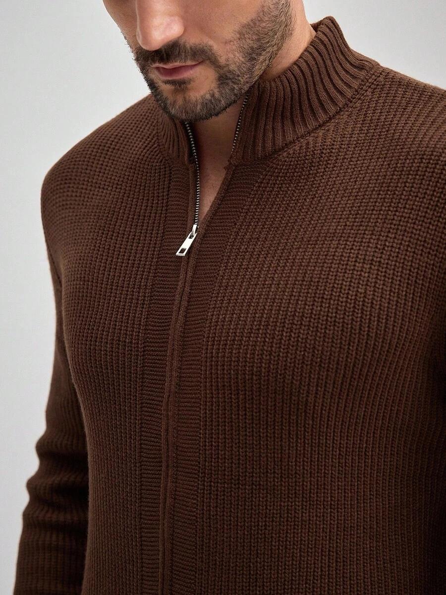brązowy sweter zamek