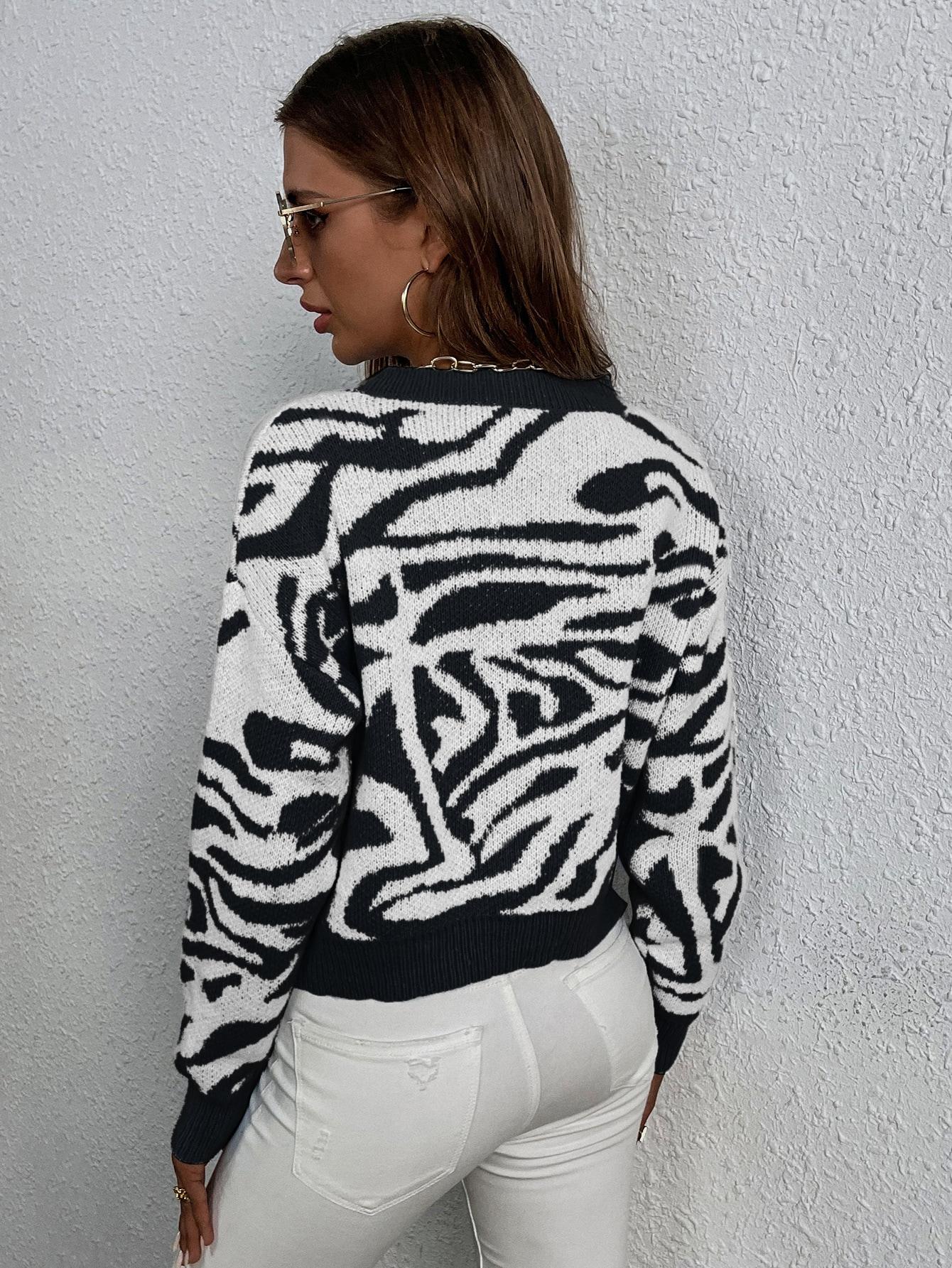 SWETER DAMSKI WZÓR ZWIERZĘCY 