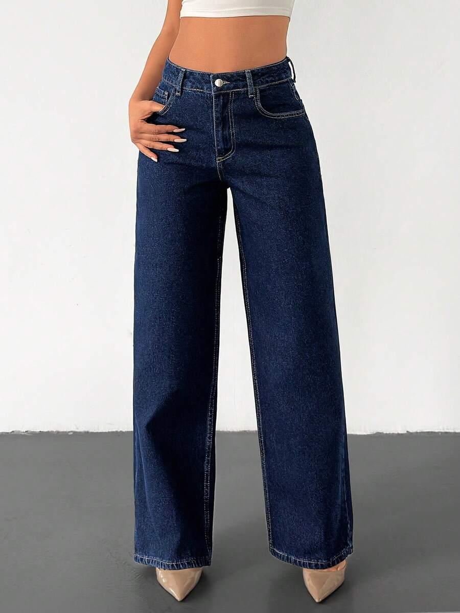 niebieskie spodnie jeans