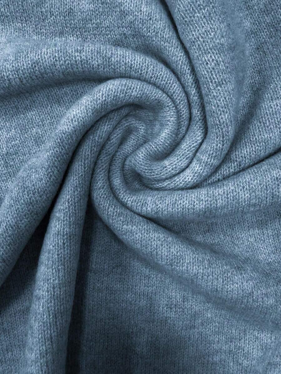 niebieski sweter zdobienie