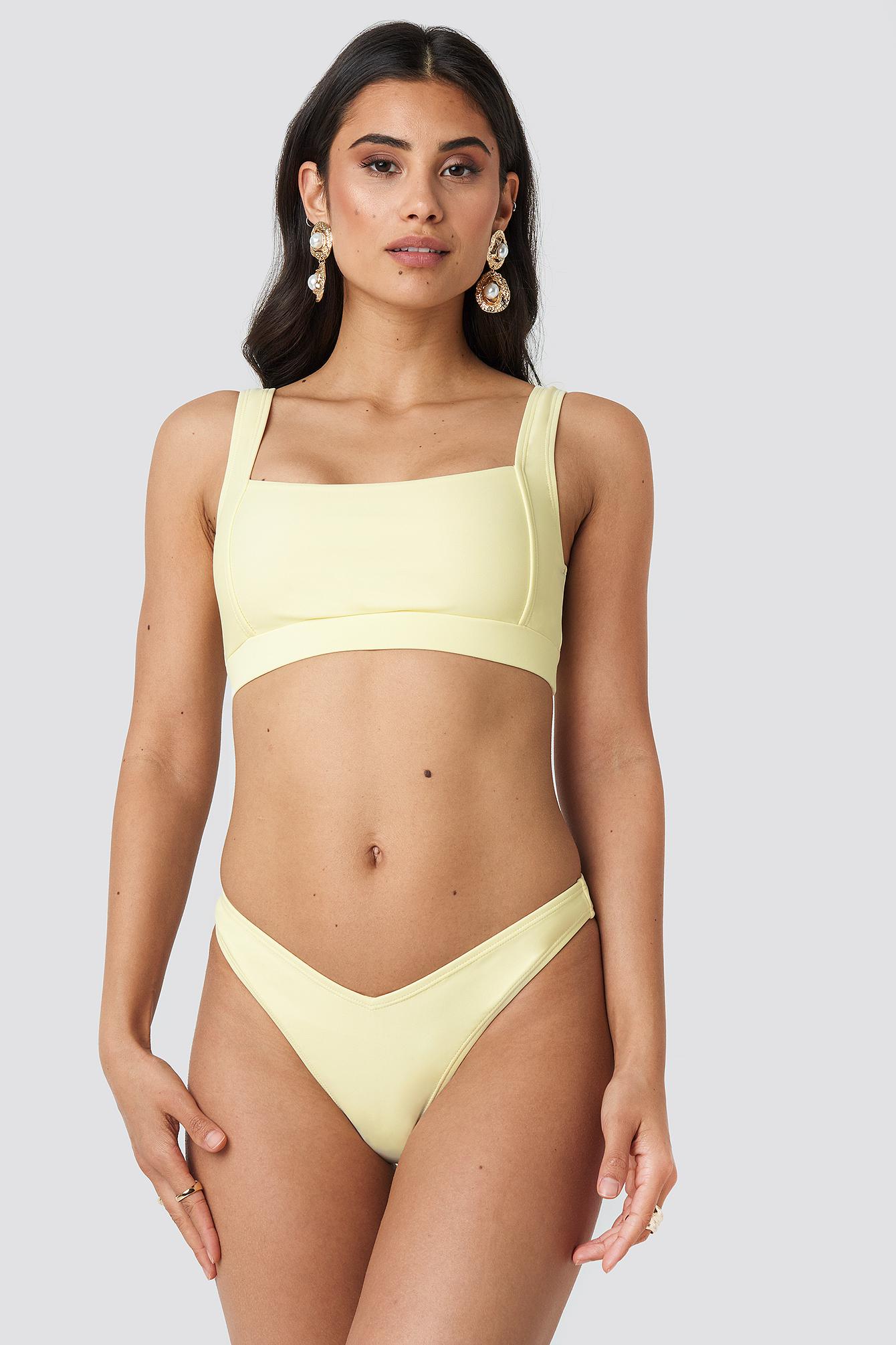 żółty dół od bikini figi