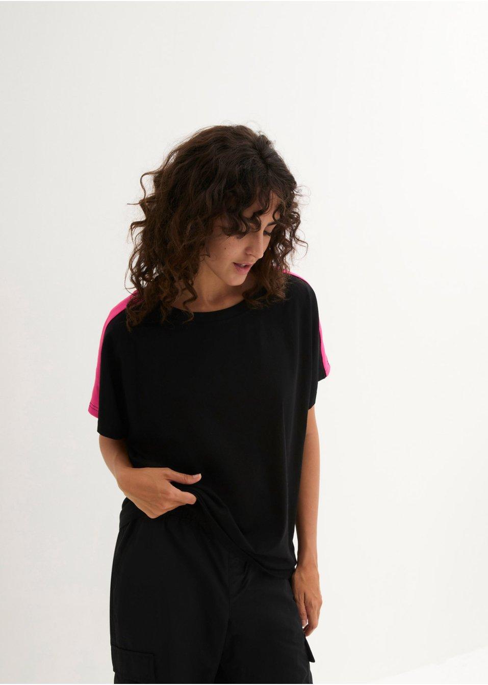 CZARNY T-SHIRT BASIC