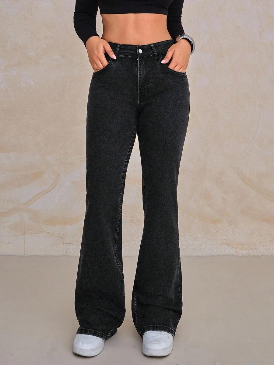 czarne spodnie jeans
