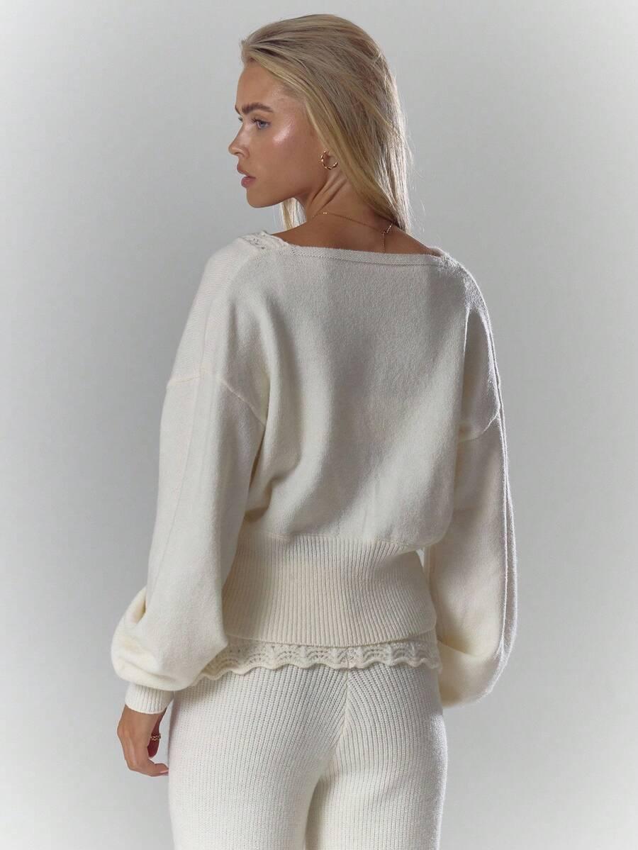 KREMOWY SWETER V-NECK