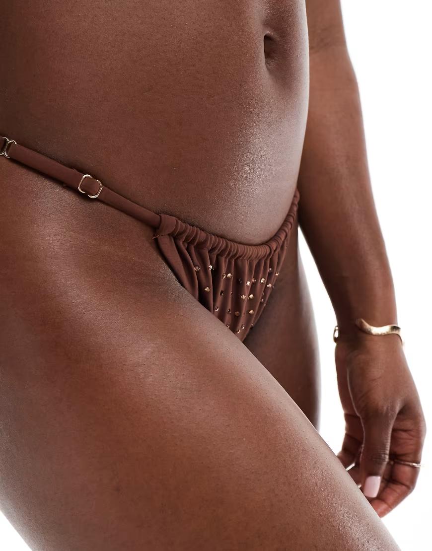 brązowy dół od bikini zdobienia