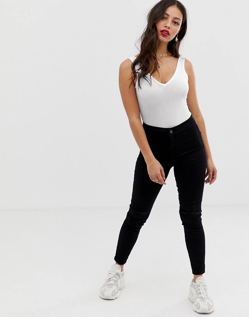 białe gładkie body bez rękawów v-neck