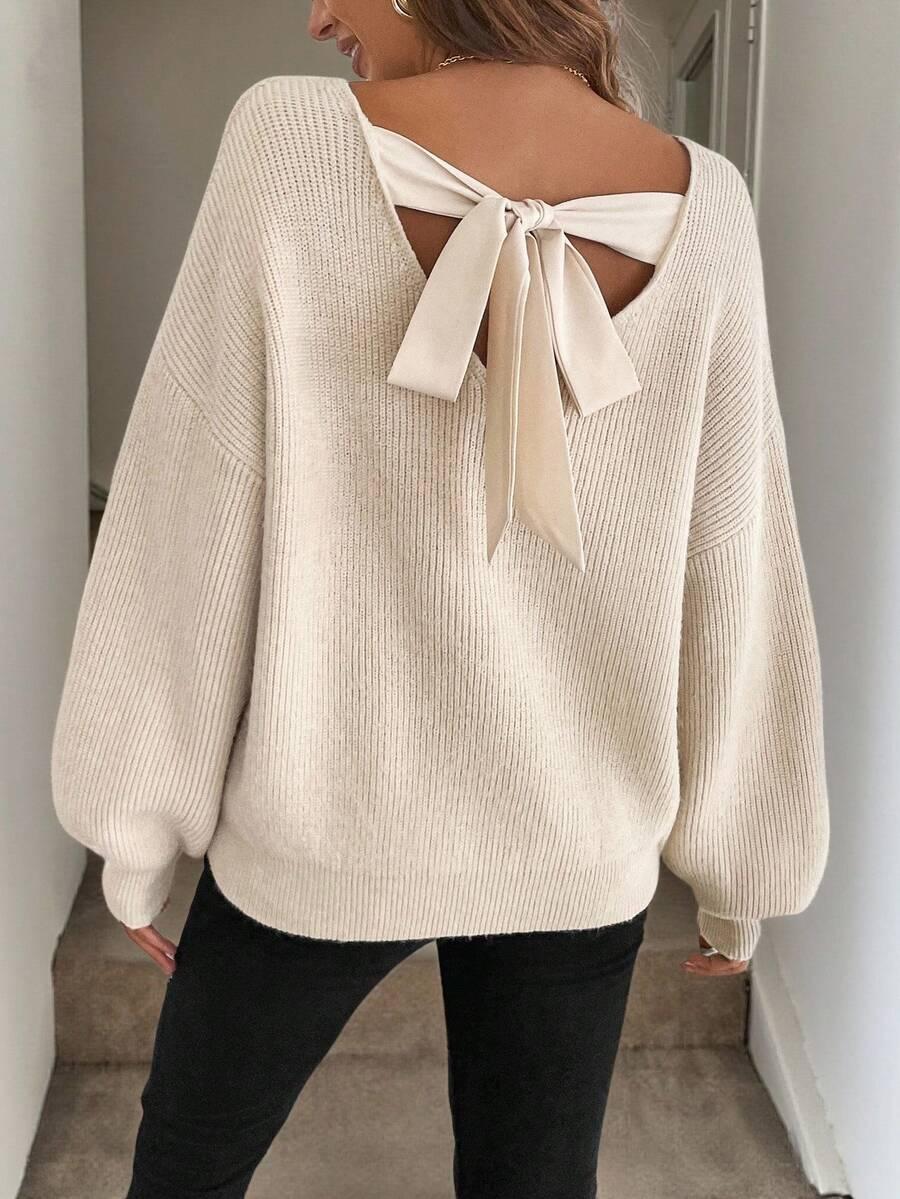 BEŻOWY SWETER KOKARDA 