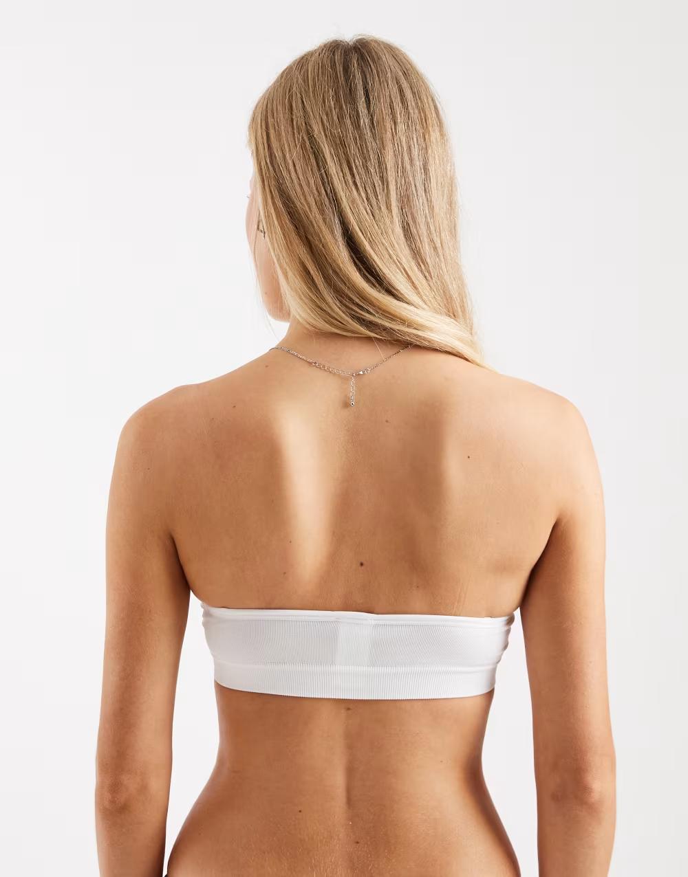 biały biustonosz bandeau