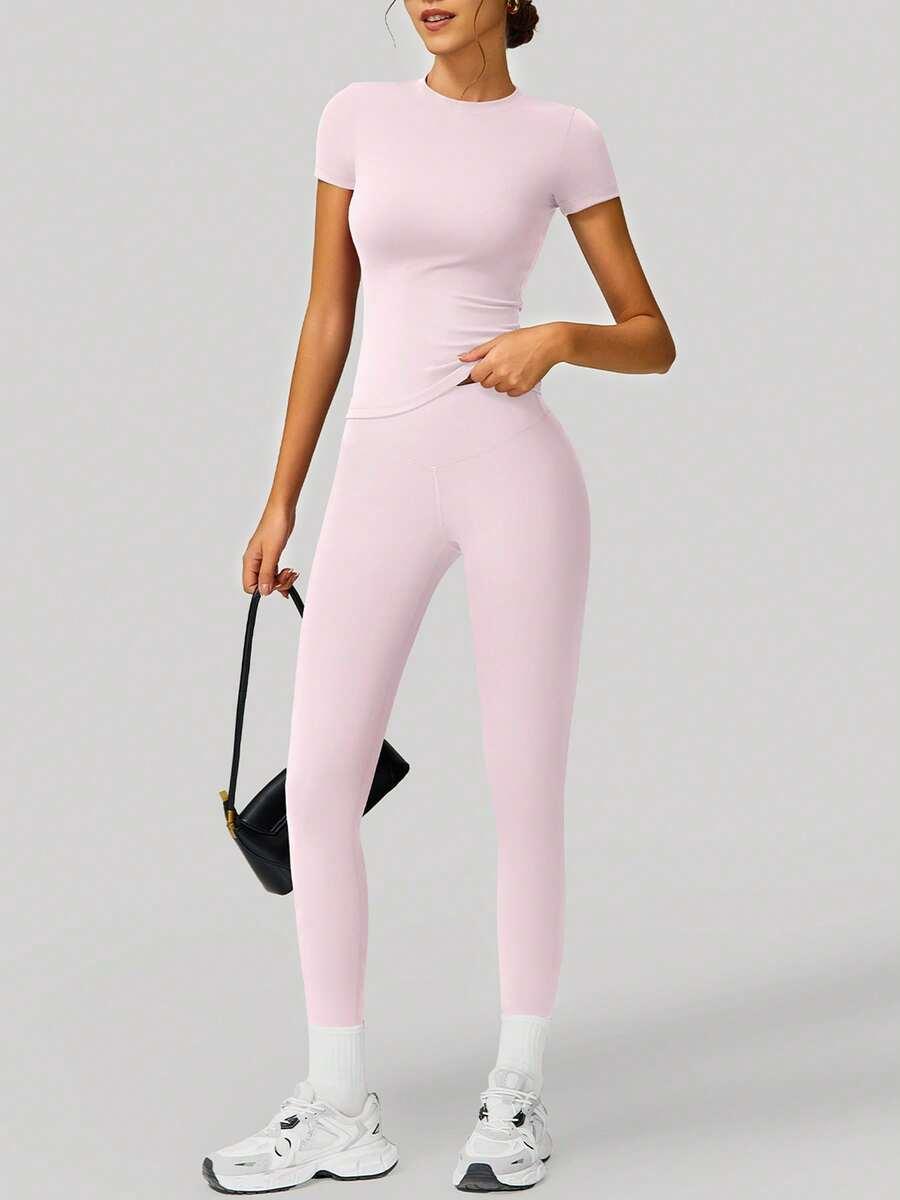 różowy komplet t-shirt legginsy