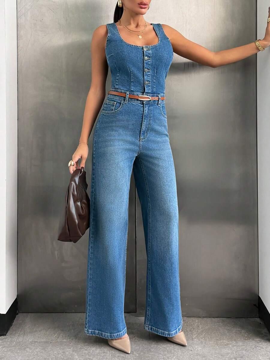 niebieski kombinezon jeans