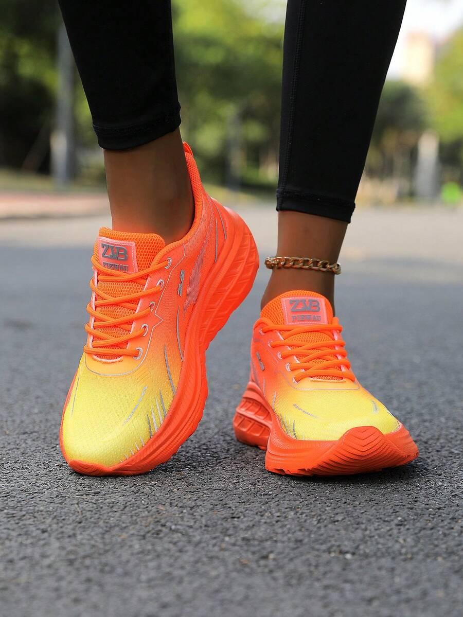 sznurowane buty sportowe