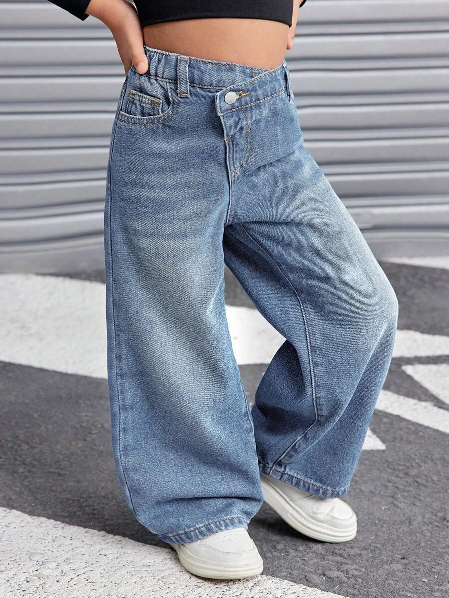 niebieskie spodnie jeans szerokie nogawki kieszenie