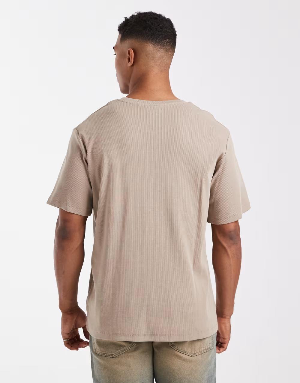beżowy t-shirt prążki