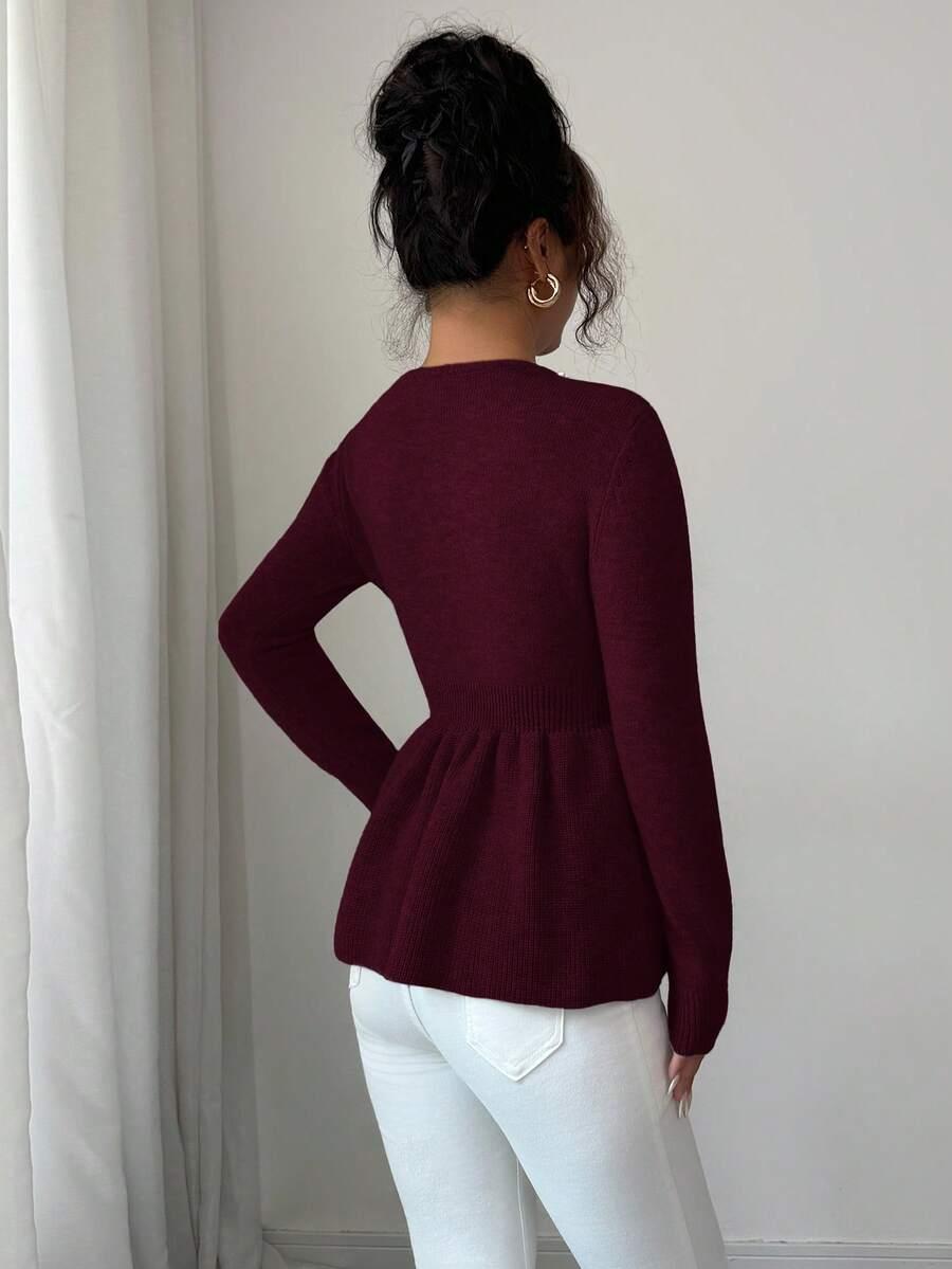 bordowy sweter zdobienie