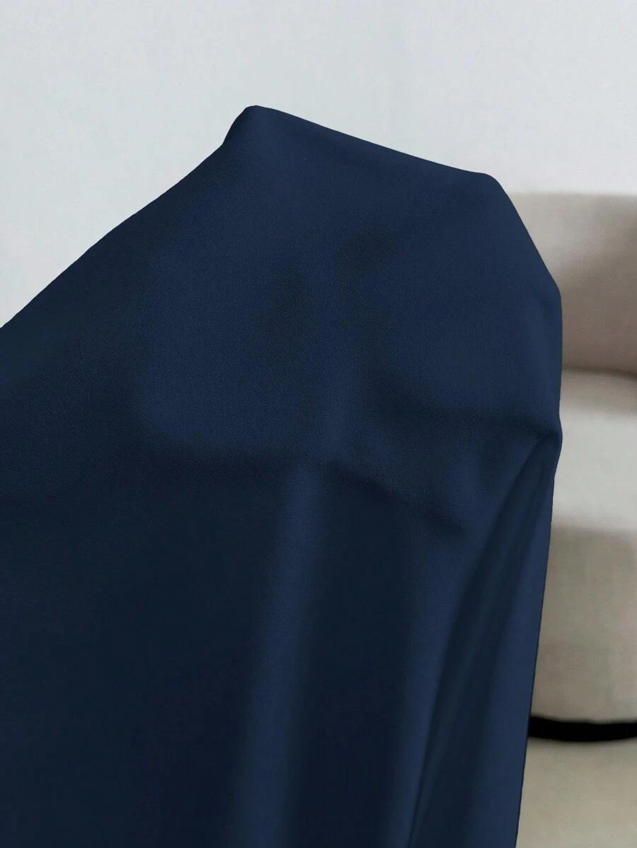 granatowa bluzka v-neck