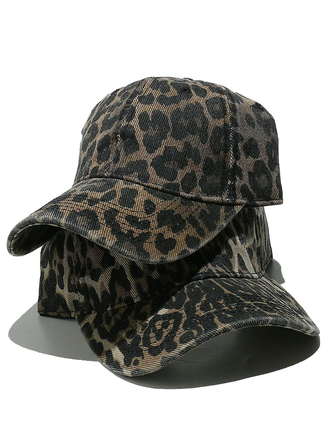 CZAPKA Z DASZKIEM ANIMAL PRINT