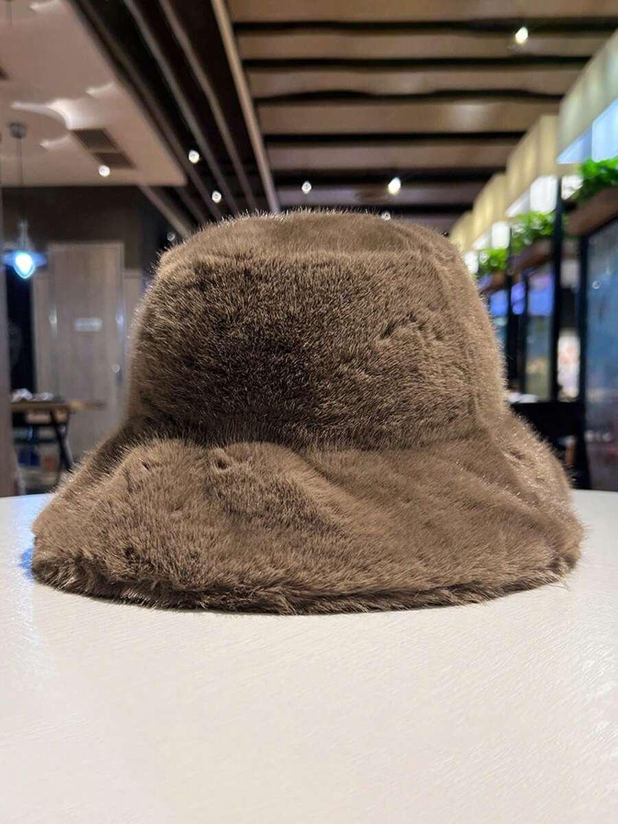 brązowa czapka sztuczne futro